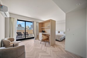 Premium bedding, minibar, in-room safe, desk