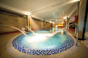 Indoor pool - The Pepper King Resort & Pool Spa (Sa Pa)
