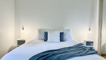 3 bedrooms, desk, iron/ironing board, travel cot