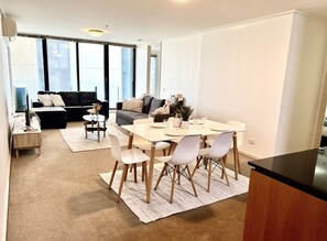 Interior - Spacious City Road Haven (Southbank)