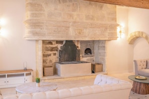 Deluxe Penthouse | Living area - Chateau du Parc Pezenas  (Pezenas)