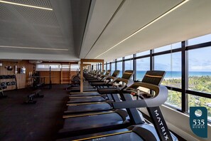 Fitness facility - Apartment on the building with a rooftop pool (Salvador)