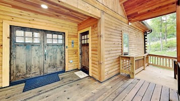 House (5 Bedrooms) | Property amenity