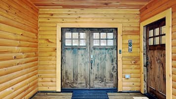 House (5 Bedrooms) | Property amenity