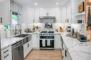 Microwave, oven, stovetop, dishwasher