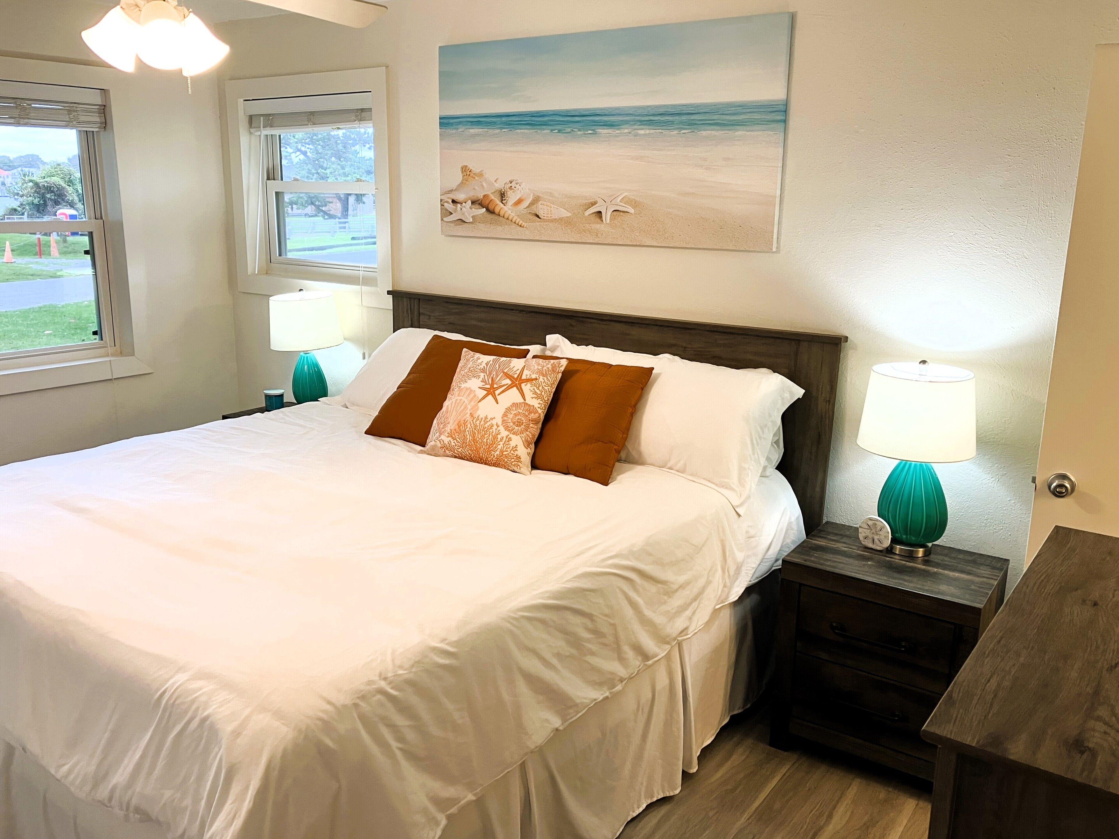 3 bedrooms, desk, iron/ironing board, free WiFi