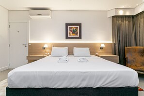 1 bedroom, iron/ironing board, Internet, bed sheets - WI-FI 100MB | 55" Smart TV | 350m from Beach #JA33 (Florianópolis)