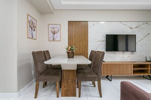 Dining - WI-FI 100MB | 50" Smart TV | near Beach #CANA11 (Florianópolis)