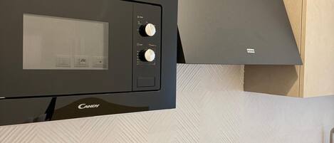 Mikrowelle, Ofen, Herdplatte, Geschirrspüler