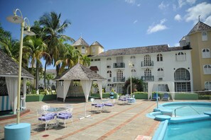 Pool - Deluxe Studio at Sandcastle Beach Resort (Ocho Rios)