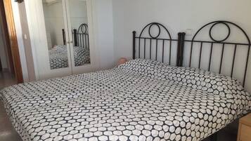 1 bedroom, iron/ironing board, free WiFi, bed sheets