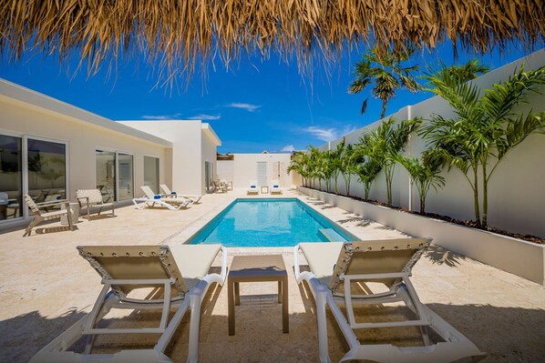 6 bedrooms - NEW 6BR Playground Private Pool Pro-bbq Palapa (Noord)