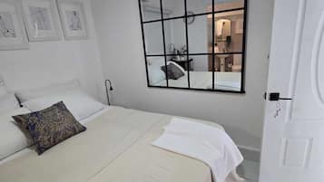 Caja de seguridad en la habitación, cortinas blackout y wifi gratis