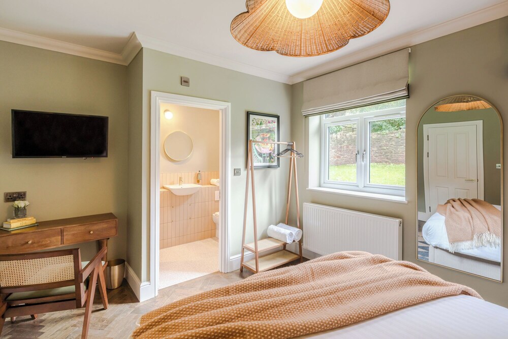 Tyndall's Park 2 Bedroom Apartment No.9 Bristol Stayz