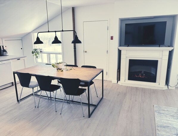 Family Apartment | Private kitchen | Fridge, microwave, oven, dishwasher