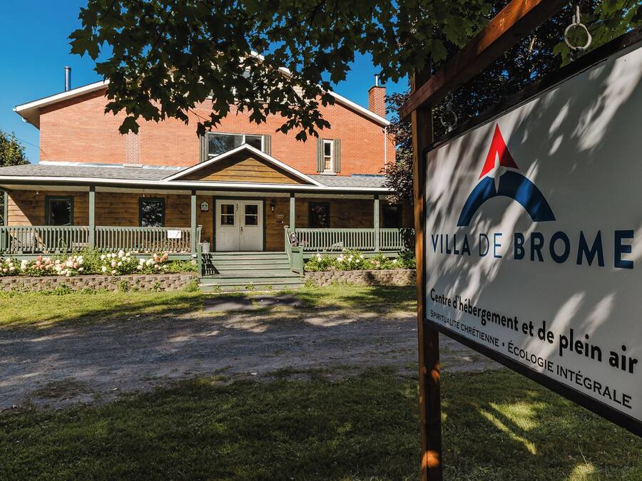 Façana frontal de l'allotjament