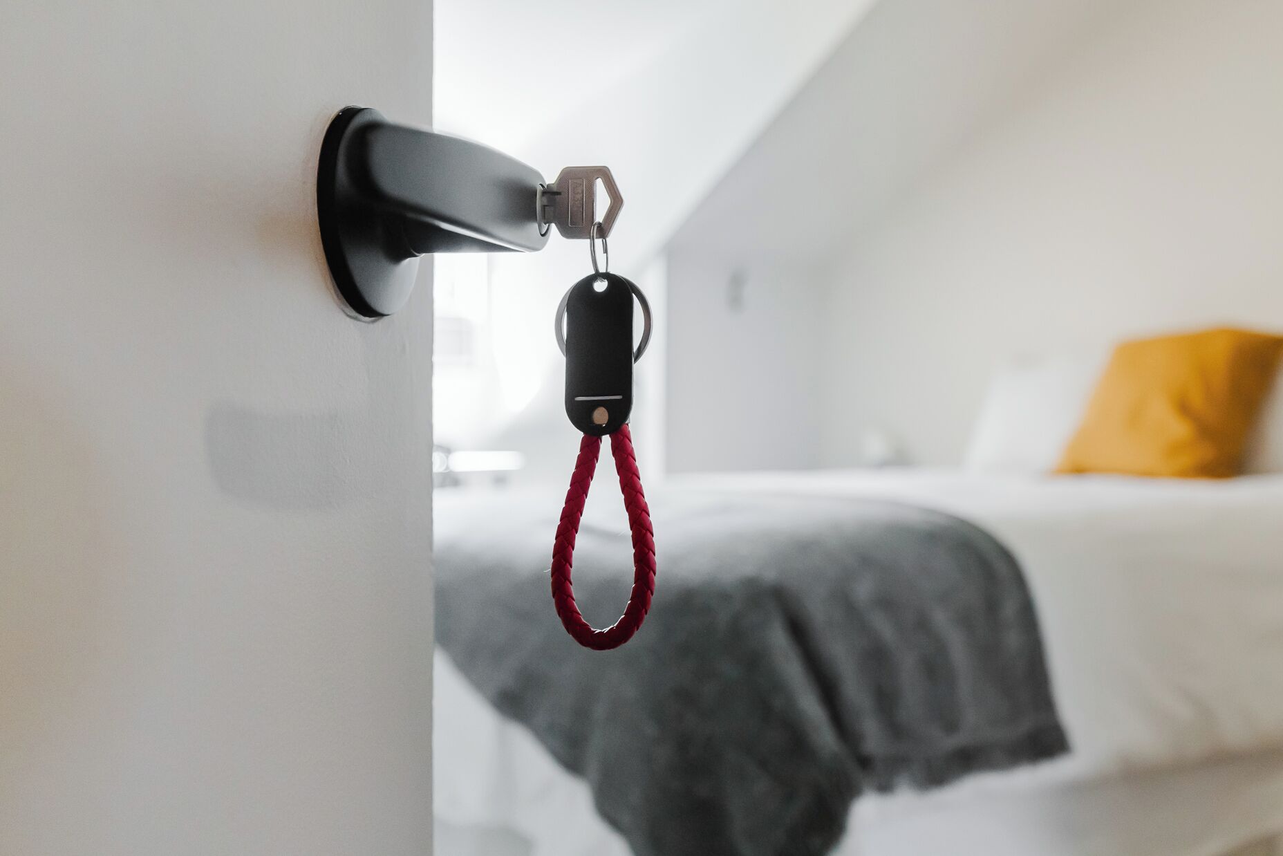 Hypo-allergenic bedding, free WiFi, bed sheets