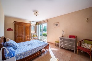 3 habitaciones, tabla de planchar con plancha y wifi gratis 