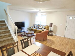 TV - 3BR Retreat • Perfect for Groups • Near Downtown (Raleigh)