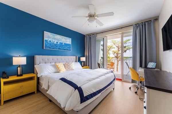 3 Schlafzimmer, Schreibtisch, Bügeleisen/Bügelbrett, Reisekinderbett