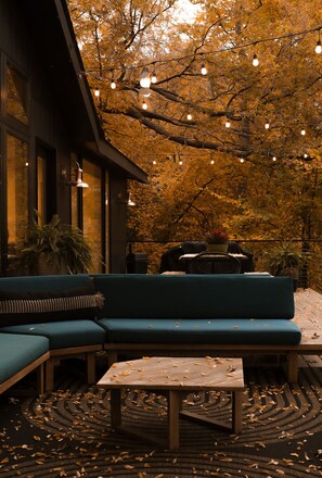 Outdoor dining - Modern Home with private beach on St Croix River (Lakeland)