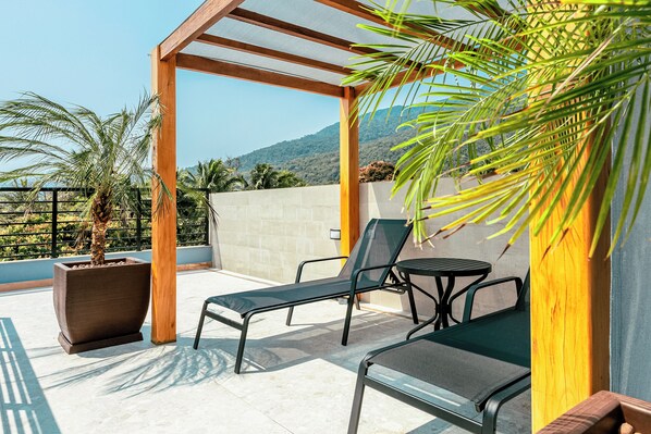 Elite Room, Bathtub, Partial Sea View | Terrace/patio