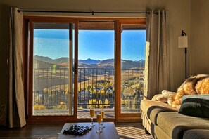 TV - Ski In on Crested Butte Mountain, Free Shuttle, Great Views, Renovated (Crested Butte)