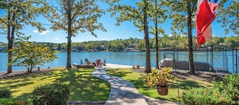 Luxury Lakefront Retreat in Hot Springs Village