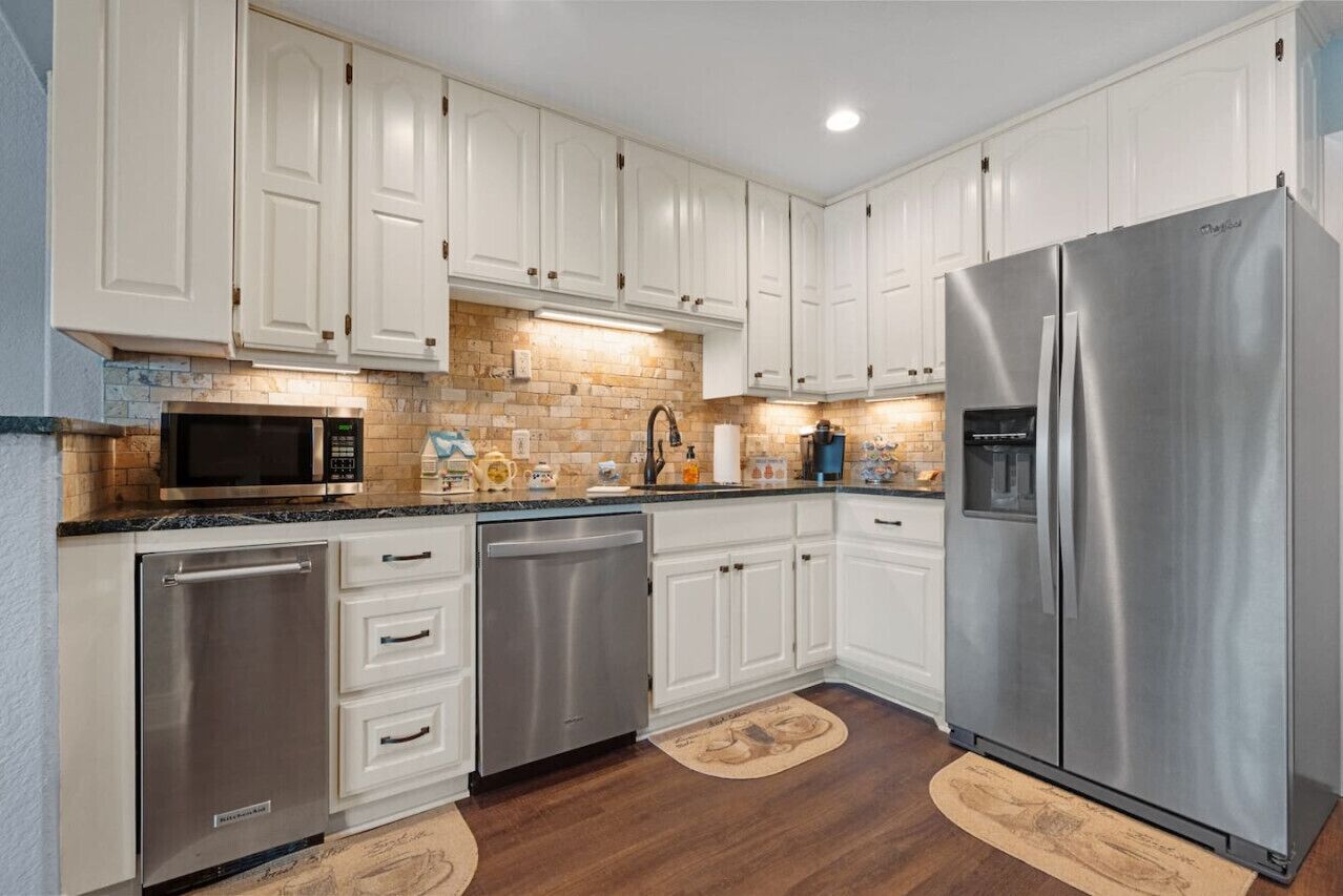 冰箱、微波炉、烤箱、炉灶