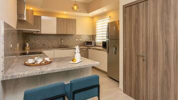 Fridge, microwave, oven, dishwasher