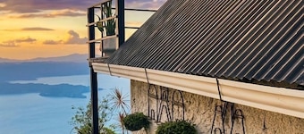 Bistro La Petite
