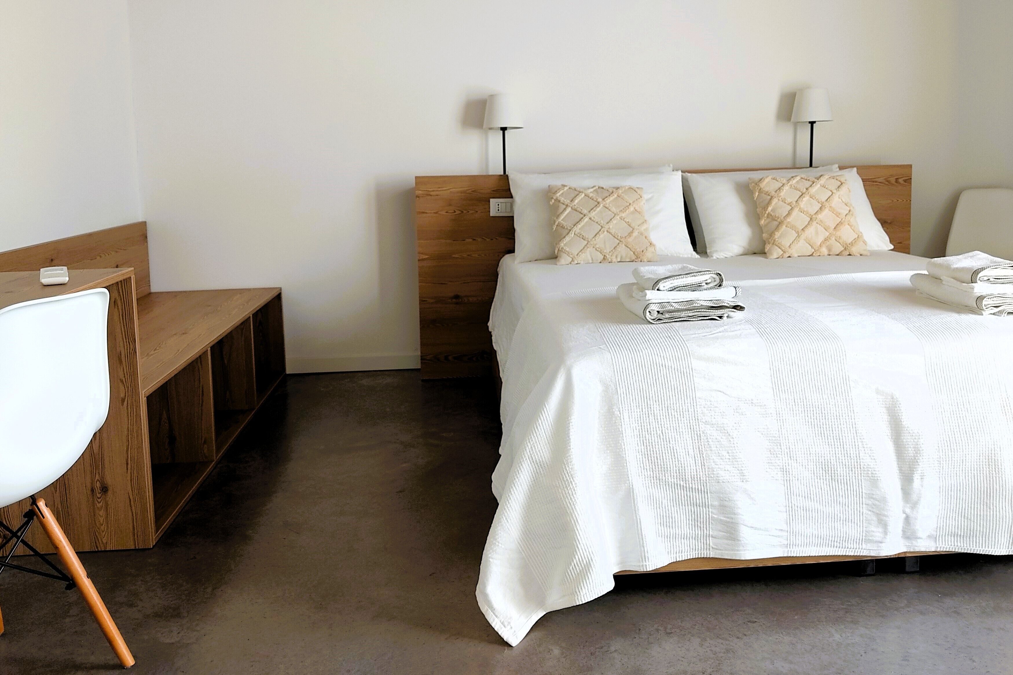 1 chambre, bureau, Wi-Fi gratuit, draps fournis