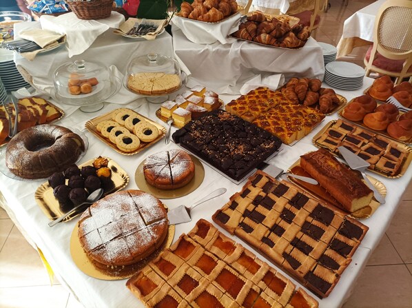 Petit déjeuner buffet