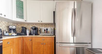 Beachside 3BR Townhouse with Patio, Grill & Bikes!