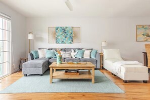 Smart TV - Beachside 3BR Townhouse with Patio, Grill & Bikes! (Lauderdale-by-the-Sea)