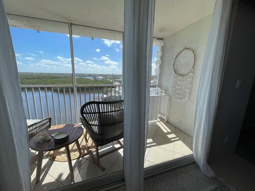 Penthouse condo, Gulf and Intercostal views, Bonita Beach and Tennis Club