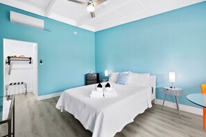 1 dormitorio, tabla de planchar con plancha, wifi y ropa de cama