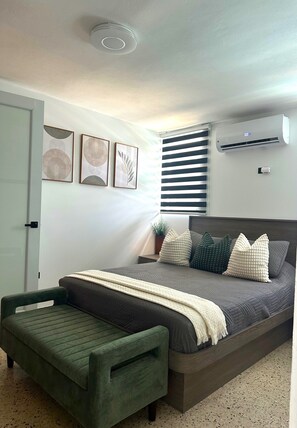 3 bedrooms, desk, iron/ironing board, travel cot