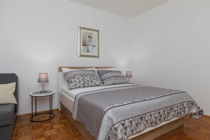 1 sovrum, strykjärn/strykbräda, wi-fi och sängkläder