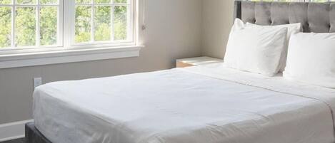 2 Schlafzimmer, Bügeleisen/Bügelbrett, Bettwäsche