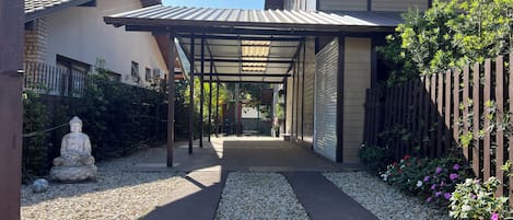 Premium House | Garden view