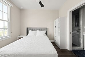 2 bedrooms, iron/ironing board, bed sheets