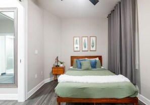 3 bedrooms, iron/ironing board, bed sheets