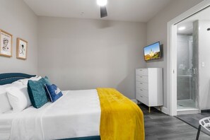 3 bedrooms, iron/ironing board, bed sheets