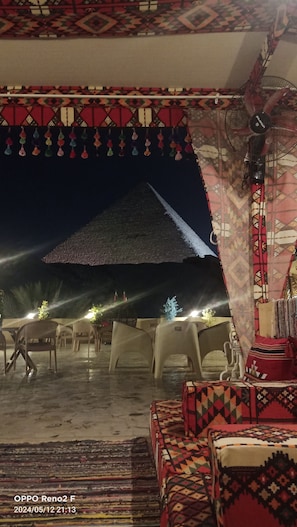 Exterior - Crystal pyramid inn (Giza)