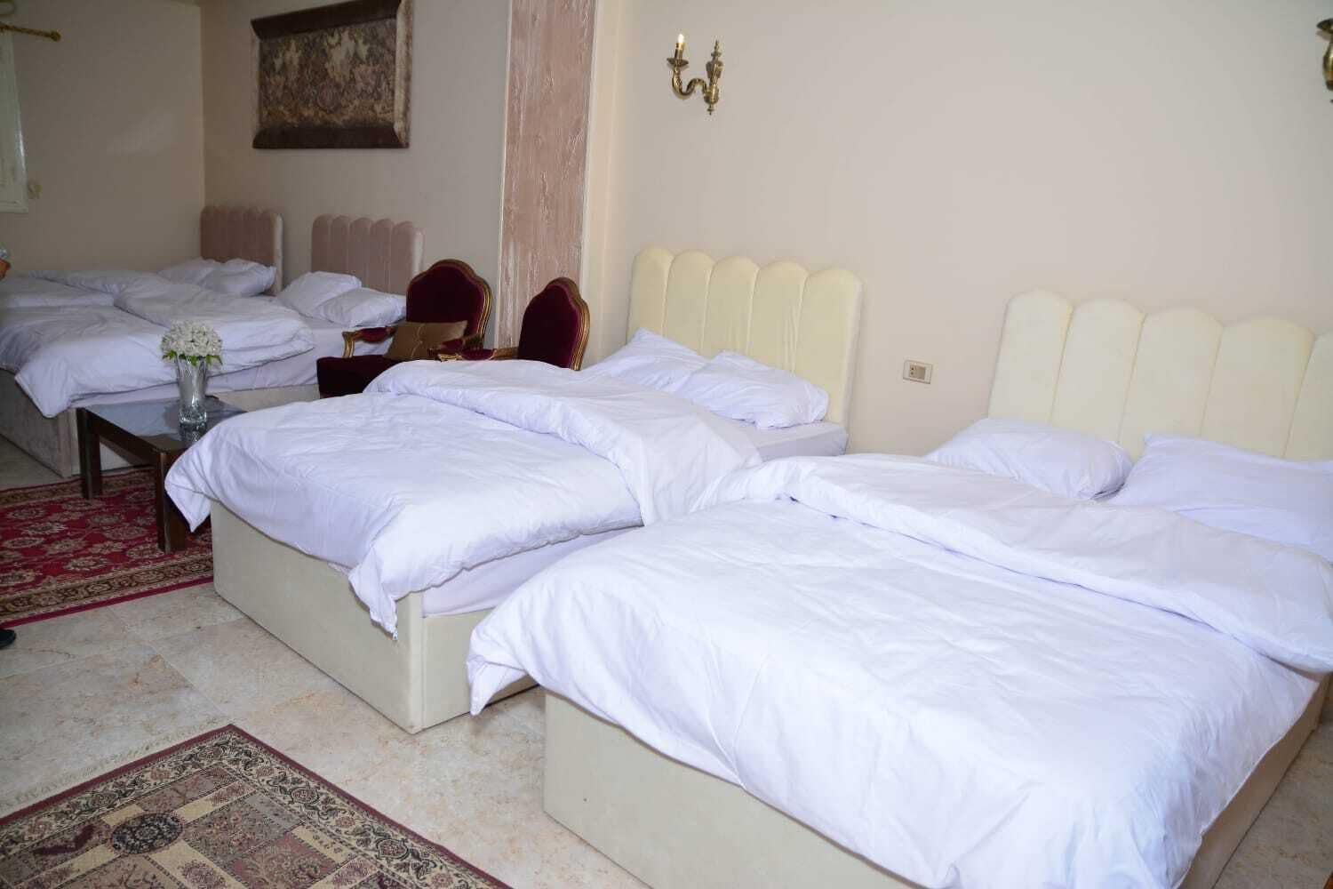 Photo - Crystal pyramid inn