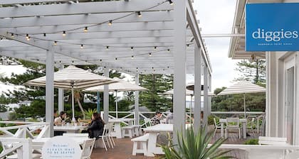 Apartment 215 Sebel Kiama – contemporary harbourside studio