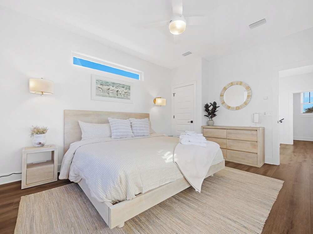 Vilano Beach Haven House with heated private pool and Tiki hut bar