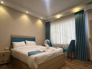 Deluxe Single Room With Grand Egyptian Museum View | Egyptian cotton sheets, premium bedding, minibar, desk - EQama Grand Egyptian Museum View (Giza)