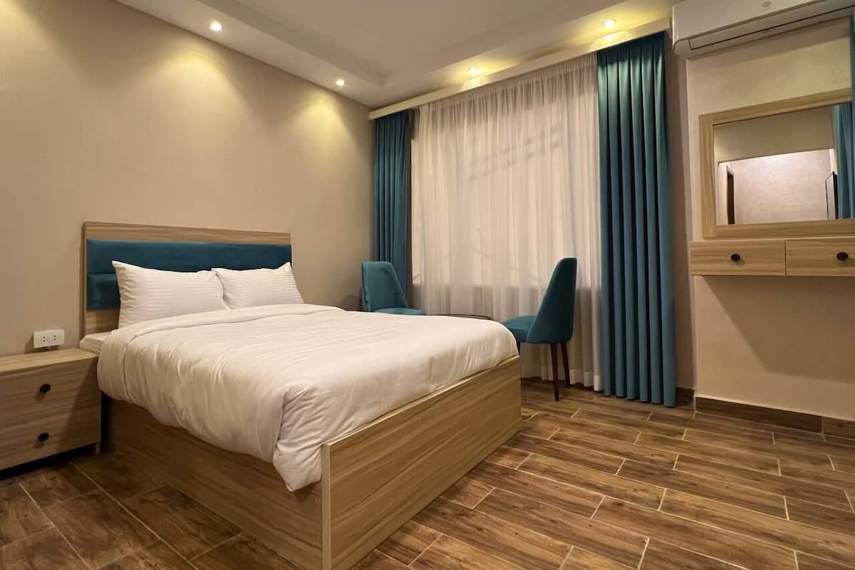 Sábanas de algodón egipcio, ropa de cama de alta calidad y minibar